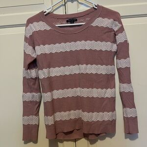 American Eagle pink and white sweater